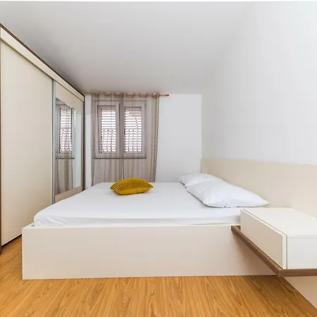 Apartments Gavran Baska Voda Exterior photo